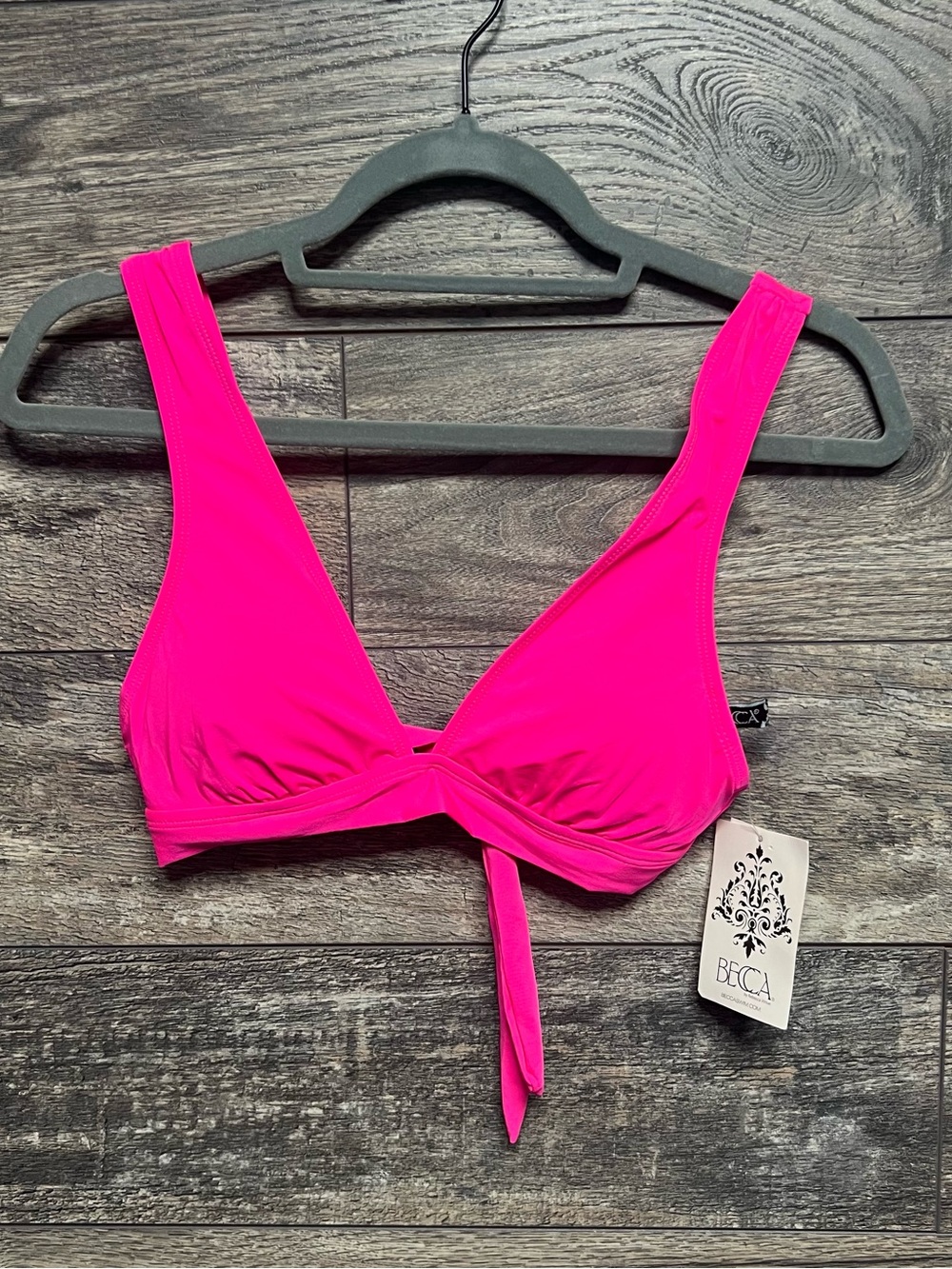 BECCA by Rebecca Virtue Women’s Neon Pink Bikini Top Size Medium NWT Swimwear
